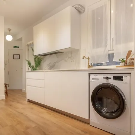 Heart 2bdr - Parking Privado Opcional Lägenhet *